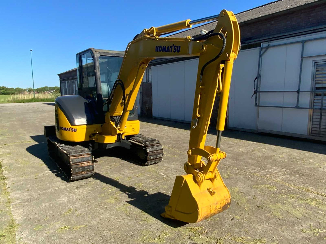 Komatsu PC40MR-3 - Pelle sur chenille: photos 2 Komatsu PC40MR-3 - Pelle sur chenille: photos 2