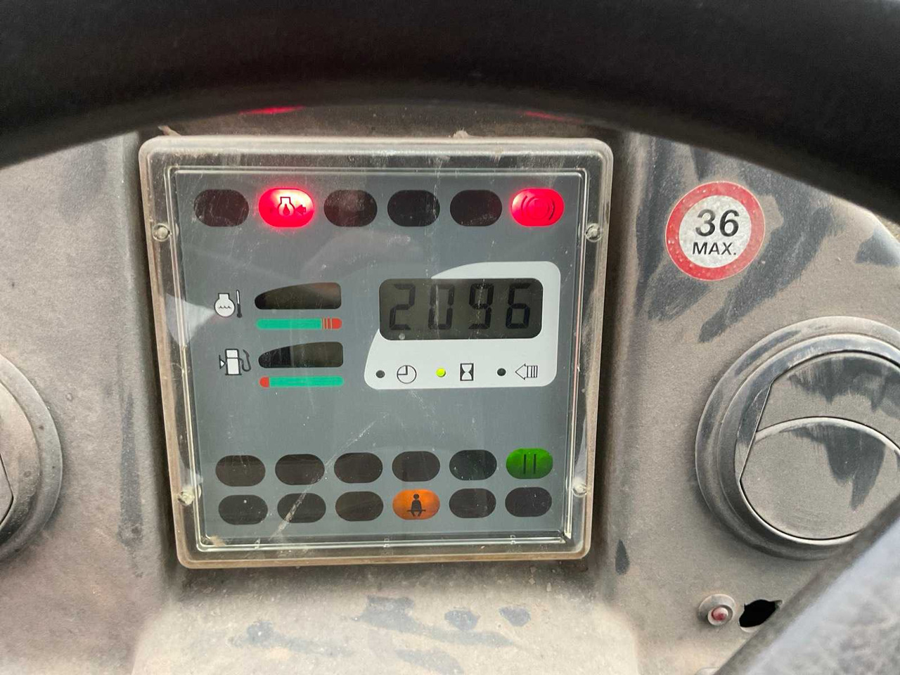 Chargeuse sur pneus Liebherr L524: photos 42