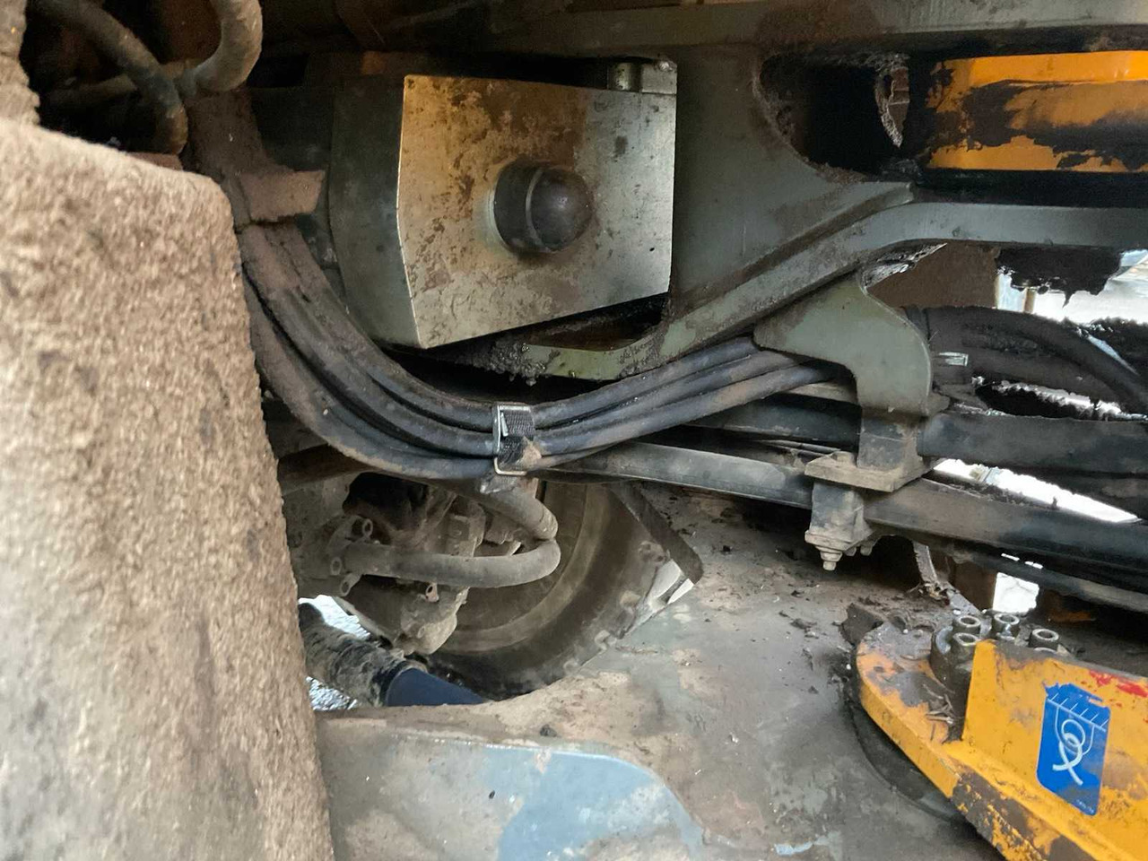 Chargeuse sur pneus Liebherr L524: photos 30