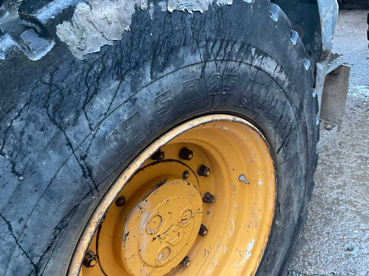 Chargeuse sur pneus Liebherr L524: photos 9