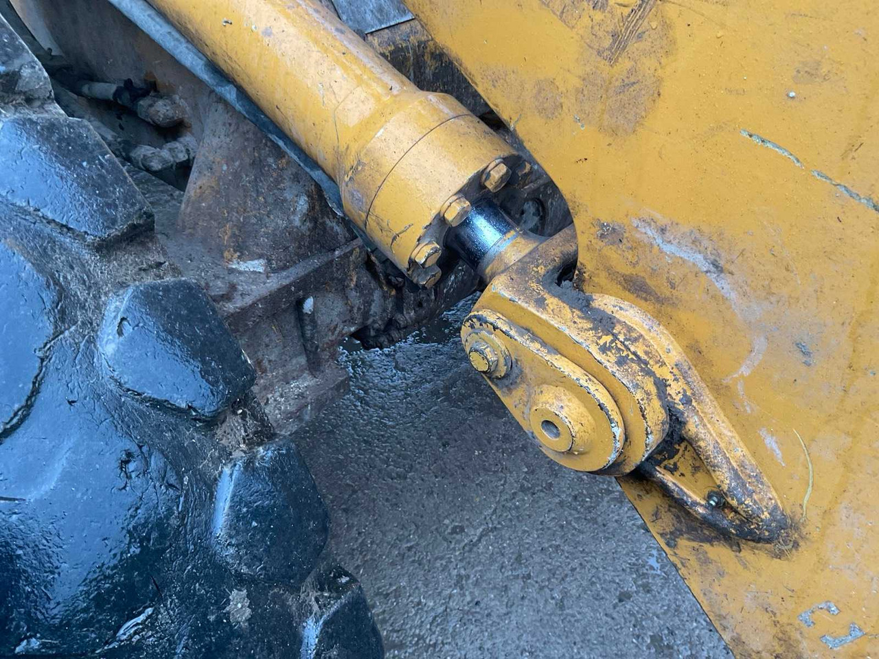 Chargeuse sur pneus Liebherr L524: photos 25