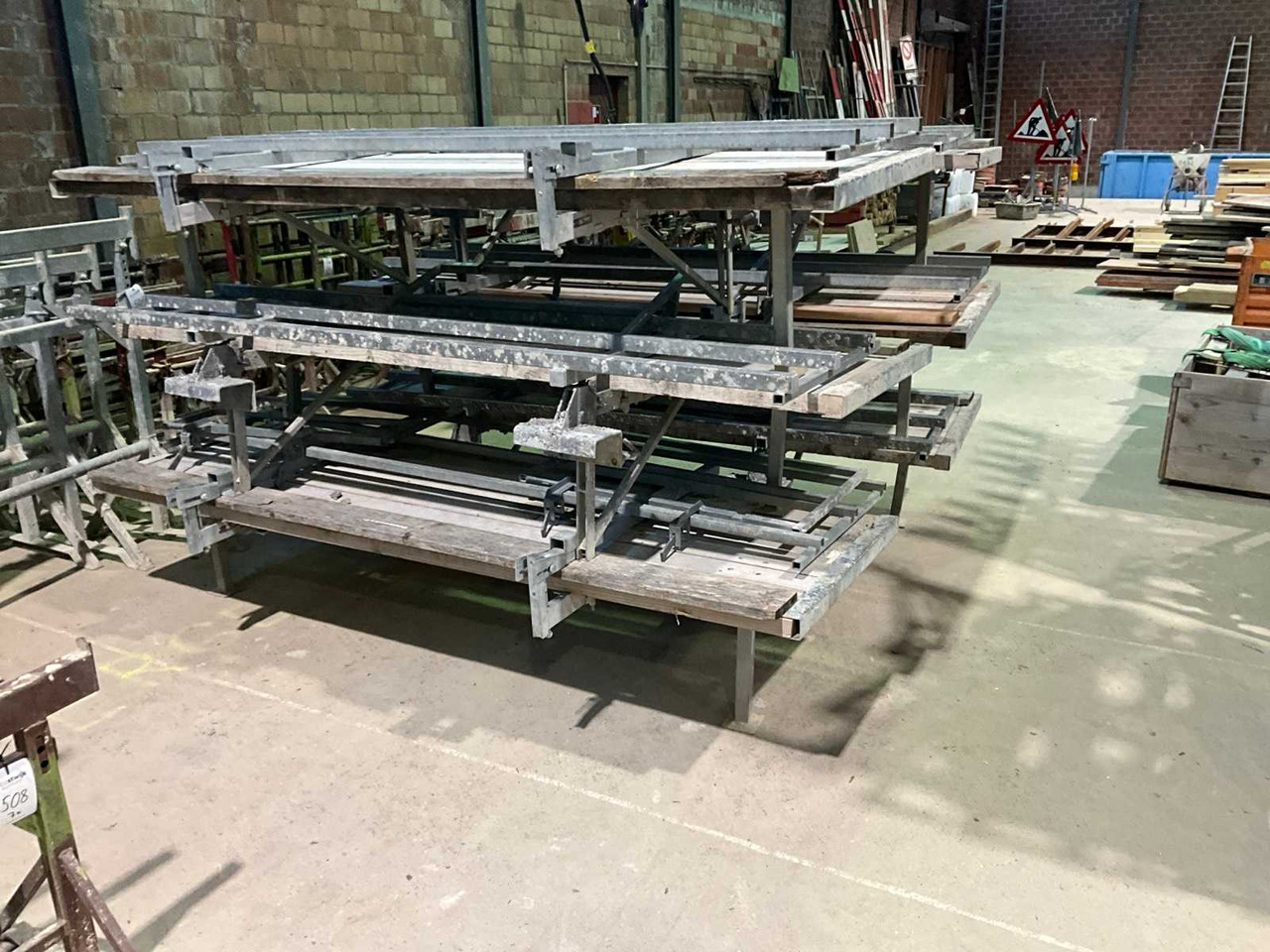 MBT - AERIAL WORK PLATFORMS (6X) - Nacelle: photos 3 MBT - AERIAL WORK PLATFORMS (6X) - Nacelle: photos 3