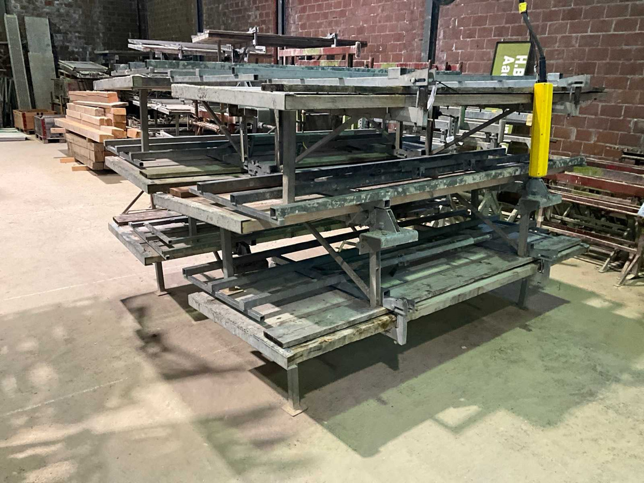 MBT - AERIAL WORK PLATFORMS (6X) - Nacelle: photos 2 MBT - AERIAL WORK PLATFORMS (6X) - Nacelle: photos 2