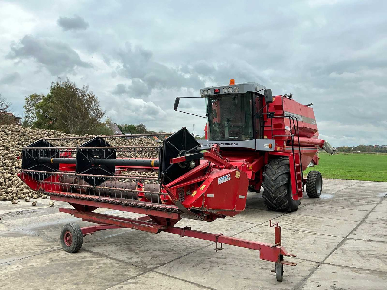 Massey ferguson MF30 - Moissonneuse-batteuse: photos 2 Massey ferguson MF30 - Moissonneuse-batteuse: photos 2
