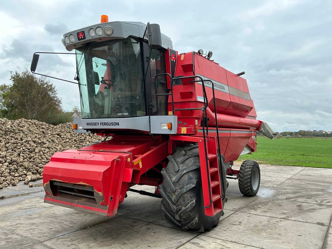 Massey ferguson MF30 - Moissonneuse-batteuse: photos 3 Massey ferguson MF30 - Moissonneuse-batteuse: photos 3