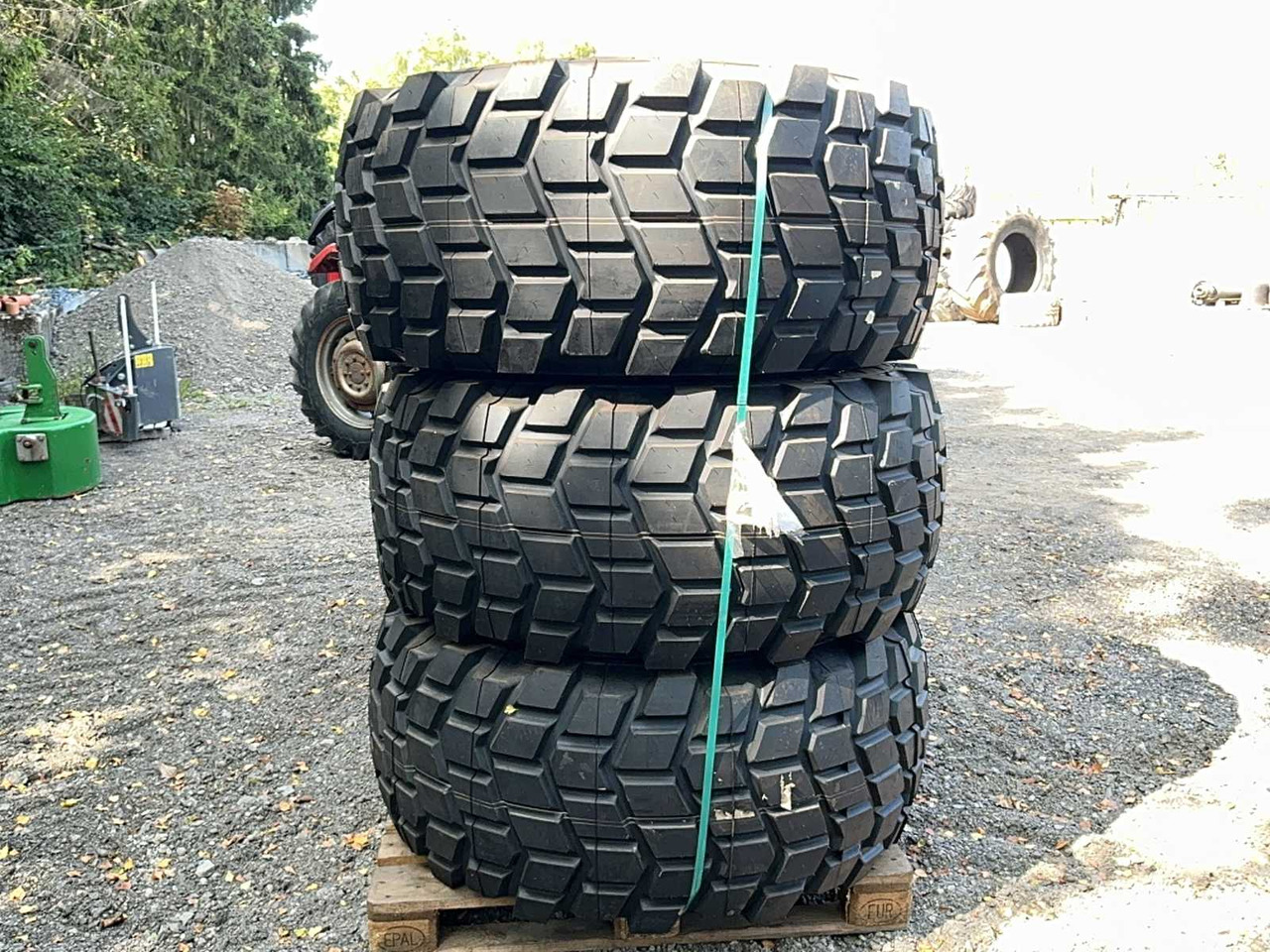 Michelin Pneu industriel - Pneus et jantes pour Tracteur agricole: photos 5 Michelin Pneu industriel - Pneus et jantes pour Tracteur agricole: photos 5