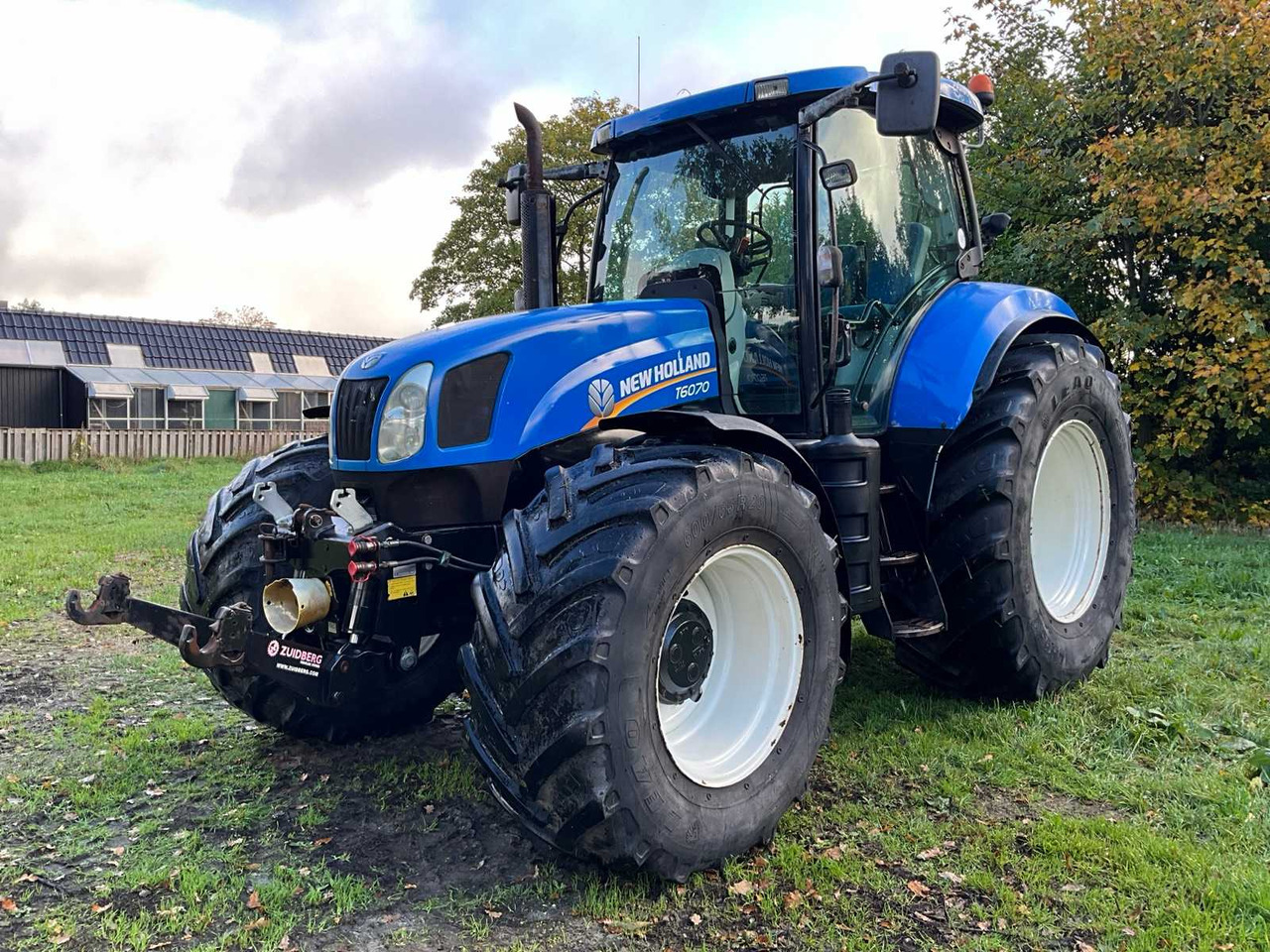 New Holland T6070 - Tracteur agricole: photos 1 New Holland T6070 - Tracteur agricole: photos 1