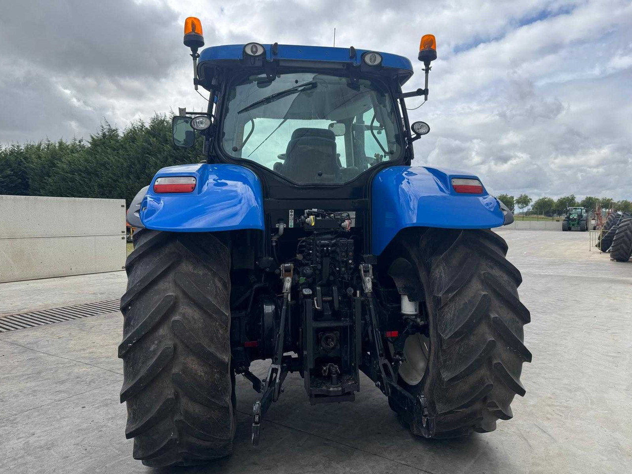 New Holland T7.200 - Tracteur agricole: photos 5 New Holland T7.200 - Tracteur agricole: photos 5