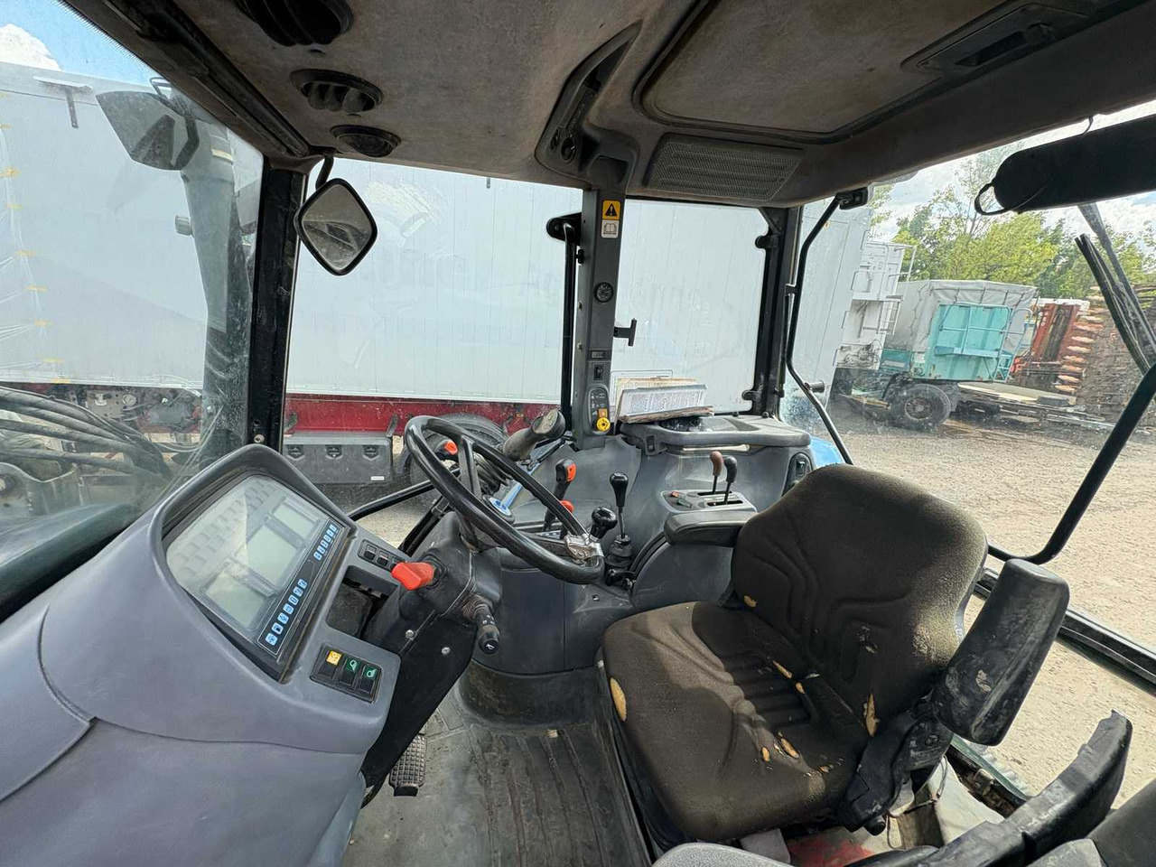 Tracteur agricole New Holland TM115 mit Frontlader: photos 8