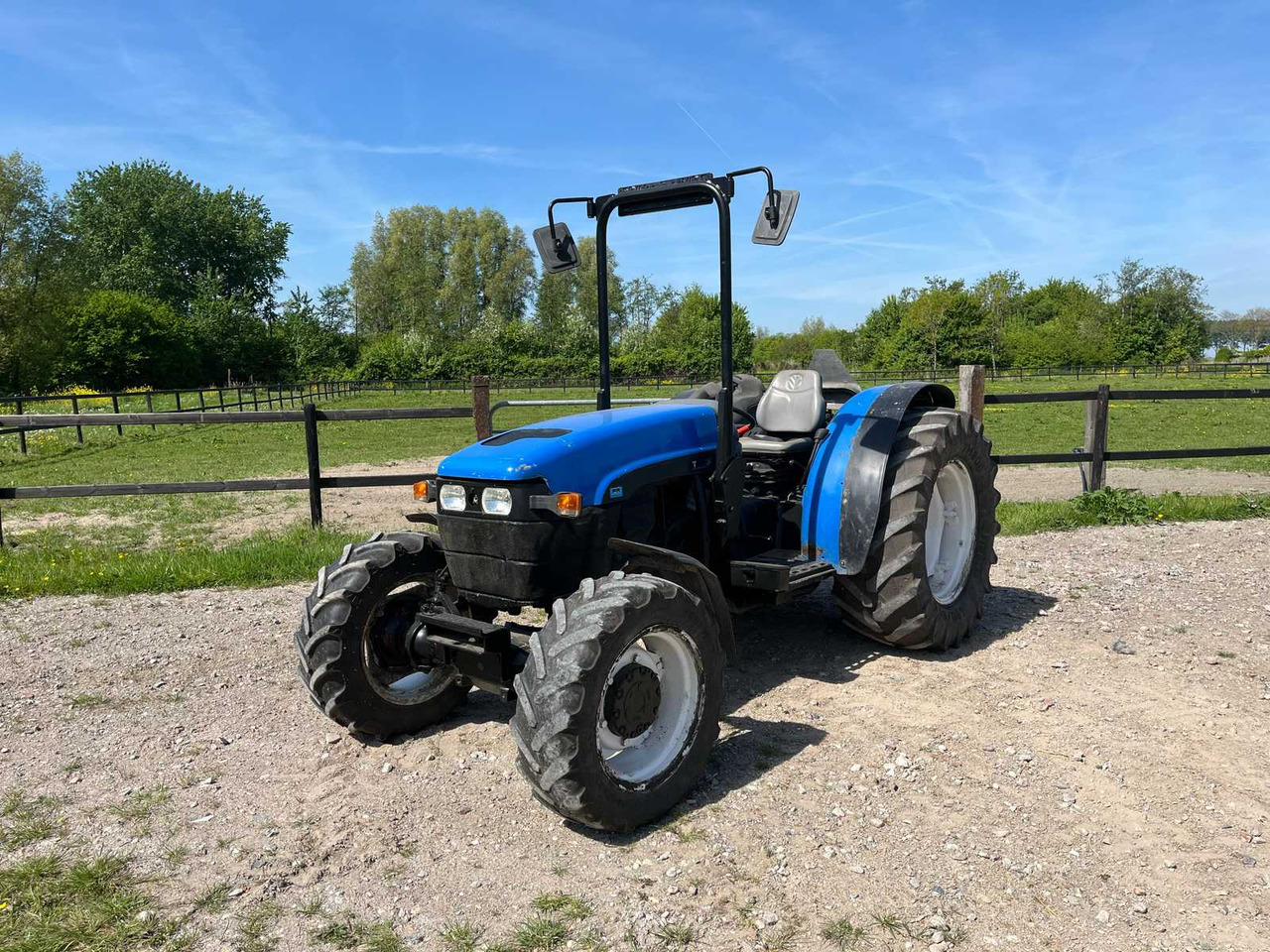 New Holland TN95F - Tracteur agricole: photos 1 New Holland TN95F - Tracteur agricole: photos 1
