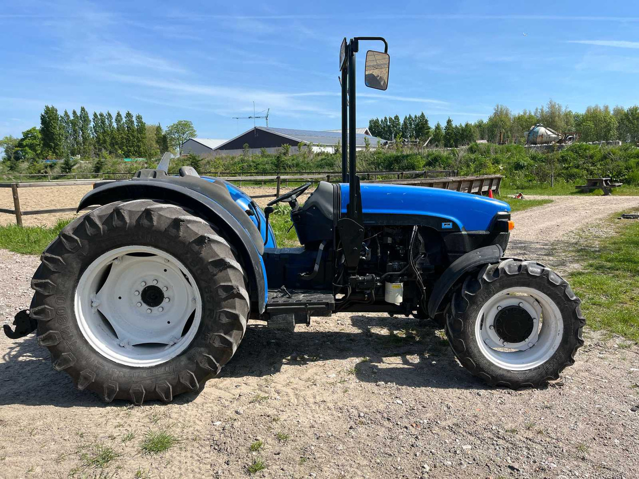 New Holland TN95F - Tracteur agricole: photos 5 New Holland TN95F - Tracteur agricole: photos 5
