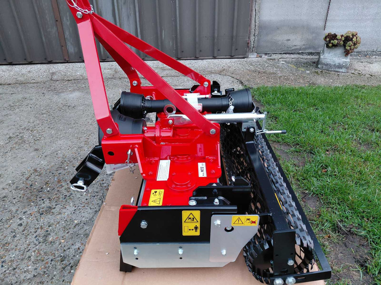 R2 MTZ120 - Herse rotative: photos 2 R2 MTZ120 - Herse rotative: photos 2