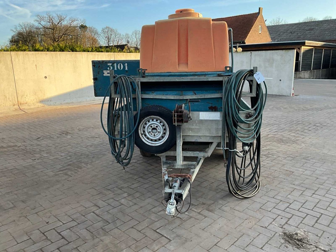 1984 HENRA JP 20 TRAILER WITH HIGH-PRESSURE CLEANING INSTALLATION - Remorque: photos 2 1984 HENRA JP 20 TRAILER WITH HIGH-PRESSURE CLEANING INSTALLATION - Remorque: photos 2