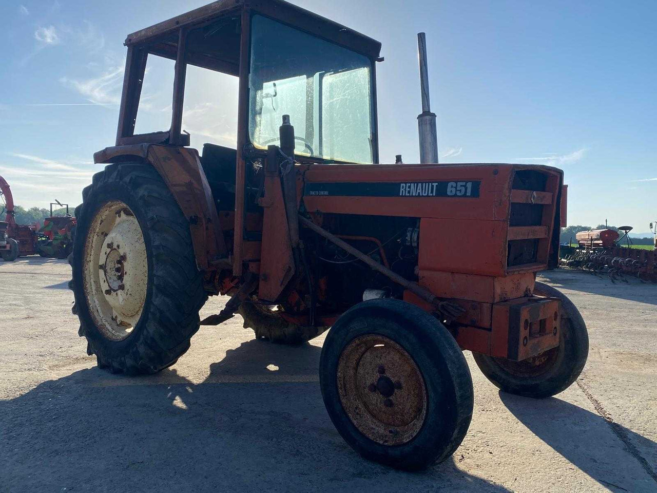 Tracteur communal Renault 651: photos 6
