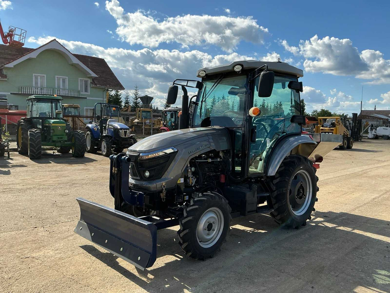 SAILLONG Scout XT 404 - Tracteur agricole: photos 4 SAILLONG Scout XT 404 - Tracteur agricole: photos 4