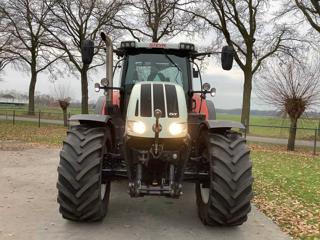 STEYR - 2016 - CVT 6240 - ALL-WHEEL DRIVE FARM TRACTOR - Tracteur agricole: photos 2 STEYR - 2016 - CVT 6240 - ALL-WHEEL DRIVE FARM TRACTOR - Tracteur agricole: photos 2