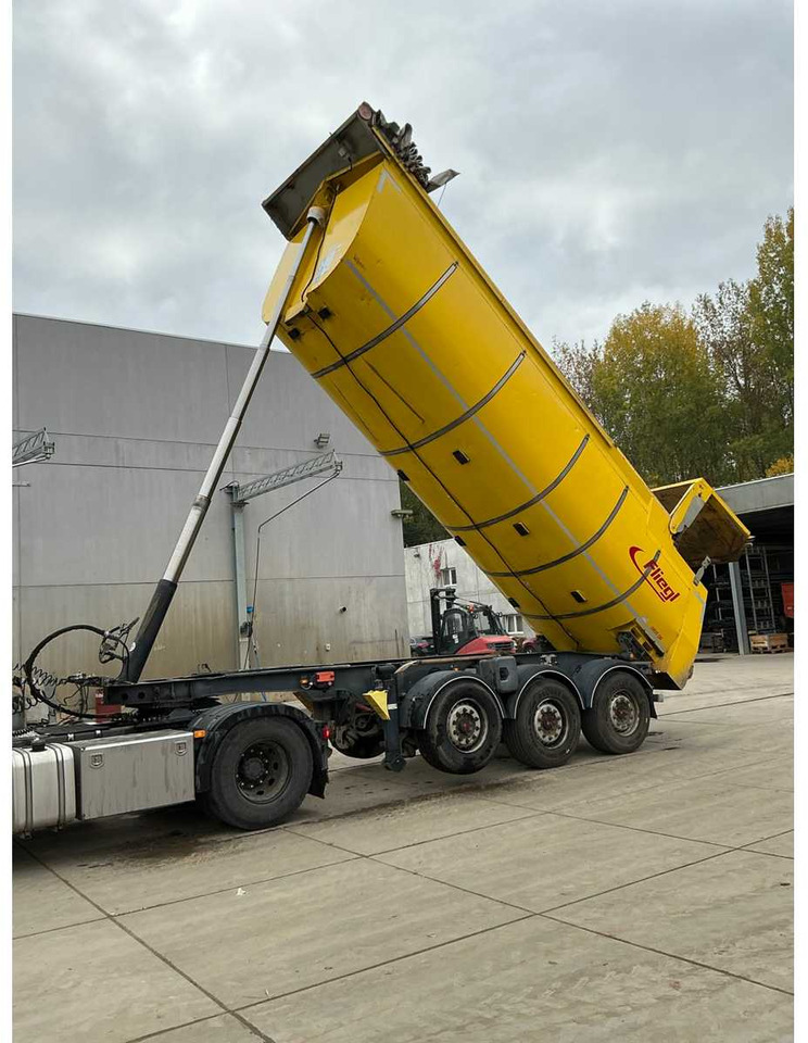 FLIEGL SDS01 TIPPER TRAILER - Semi-remorque: photos 2 FLIEGL SDS01 TIPPER TRAILER - Semi-remorque: photos 2