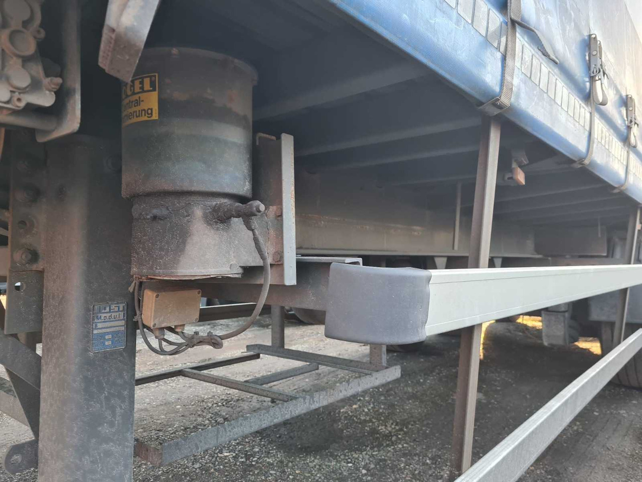 PACTON - SN 24 CURTAINSIDER TRAILER - SEMI-TRAILER - Semi-remorque: photos 5 PACTON - SN 24 CURTAINSIDER TRAILER - SEMI-TRAILER - Semi-remorque: photos 5