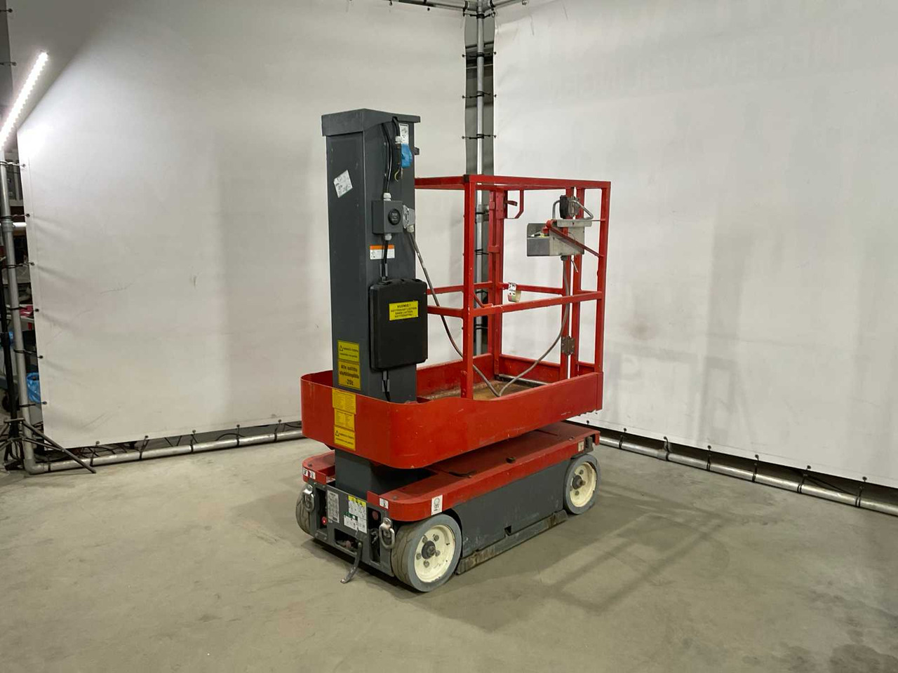 Skyjack SJ12 - Nacelle: photos 2 Skyjack SJ12 - Nacelle: photos 2