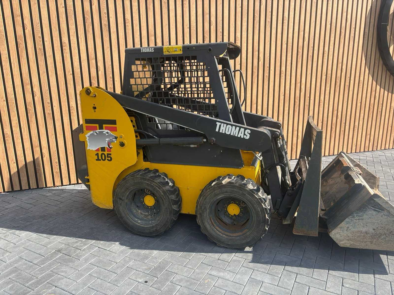 THOMAS - T105 - SKID STEER LOADER - Chargeuse compacte sur chenilles: photos 5 THOMAS - T105 - SKID STEER LOADER - Chargeuse compacte sur chenilles: photos 5