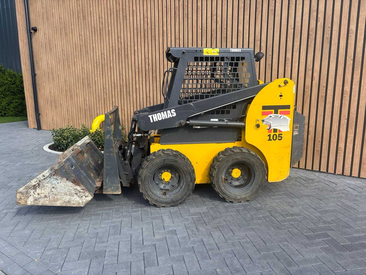 THOMAS - T105 - SKID STEER LOADER - Chargeuse compacte sur chenilles: photos 3 THOMAS - T105 - SKID STEER LOADER - Chargeuse compacte sur chenilles: photos 3