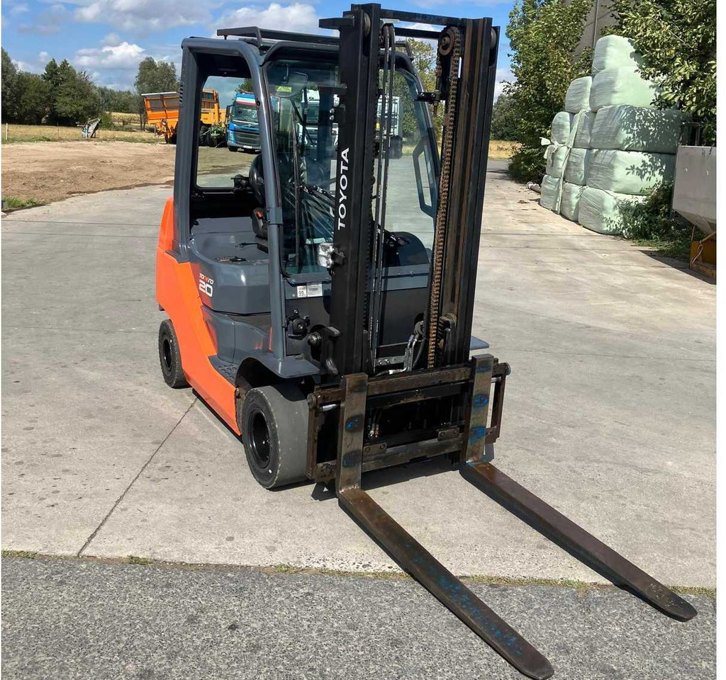 TOYOTA TONERO 20 FORKLIFT 2017 - Chariot élévateur: photos 3 TOYOTA TONERO 20 FORKLIFT 2017 - Chariot élévateur: photos 3