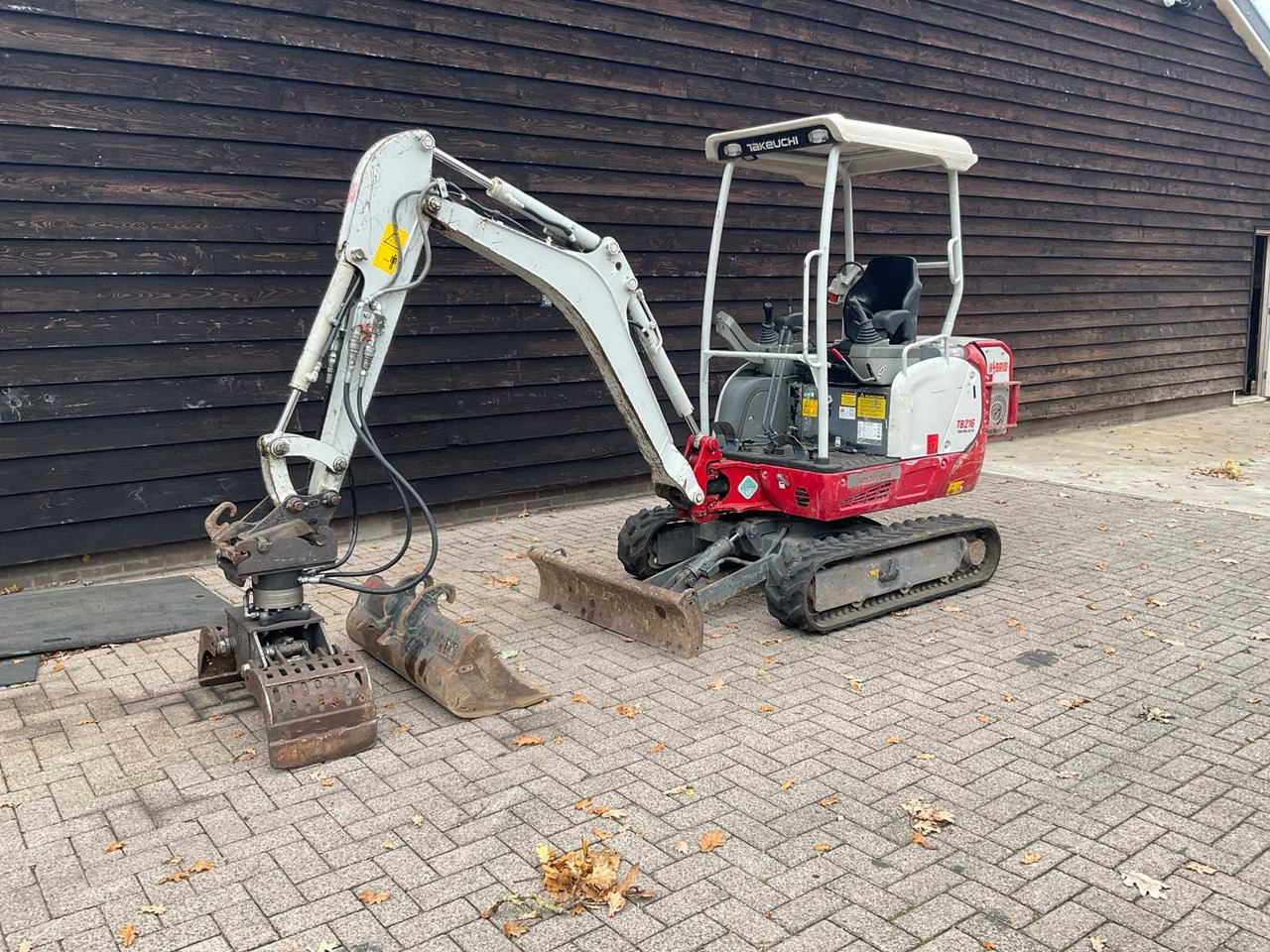 Takeuchi TB 216 - Mini pelle: photos 1 Takeuchi TB 216 - Mini pelle: photos 1