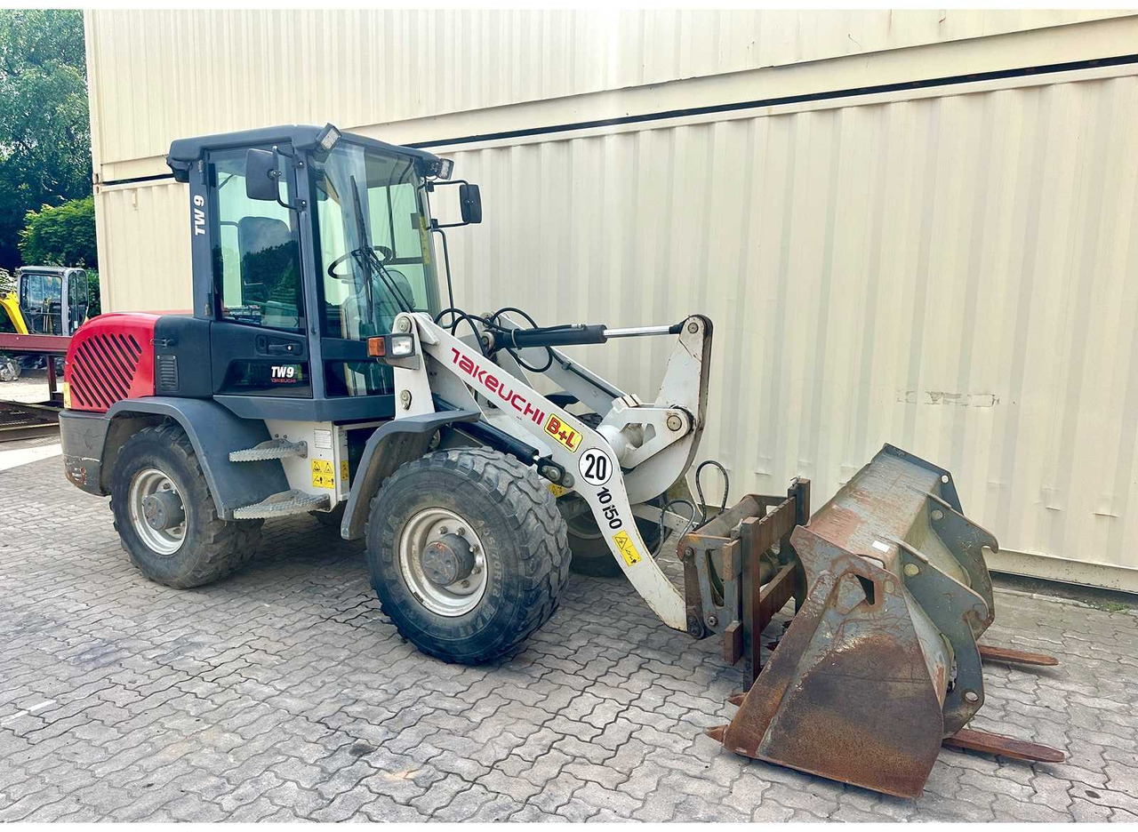 Takeuchi TW9 - Chargeuse sur pneus: photos 2 Takeuchi TW9 - Chargeuse sur pneus: photos 2