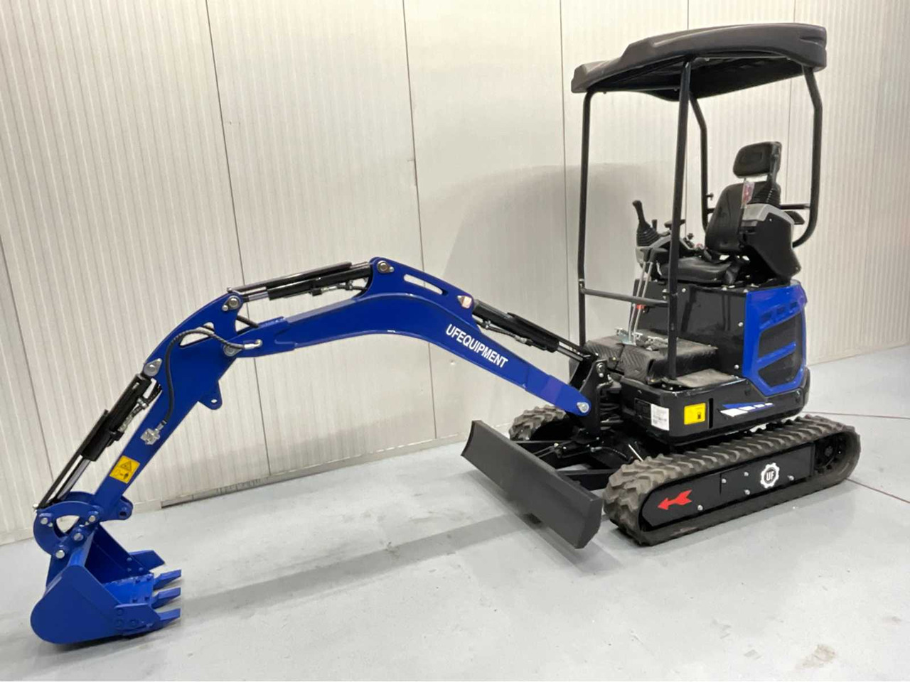 ULTRA FORCE EQUIPMENT CRAWLER EXCAVATOR, KUBOTA DIESEL ENGINE - 2025 INCL. 3 BUCKETS - NM-1800KG - Pelle: photos 1 ULTRA FORCE EQUIPMENT CRAWLER EXCAVATOR, KUBOTA DIESEL ENGINE - 2025 INCL. 3 BUCKETS - NM-1800KG - Pelle: photos 1