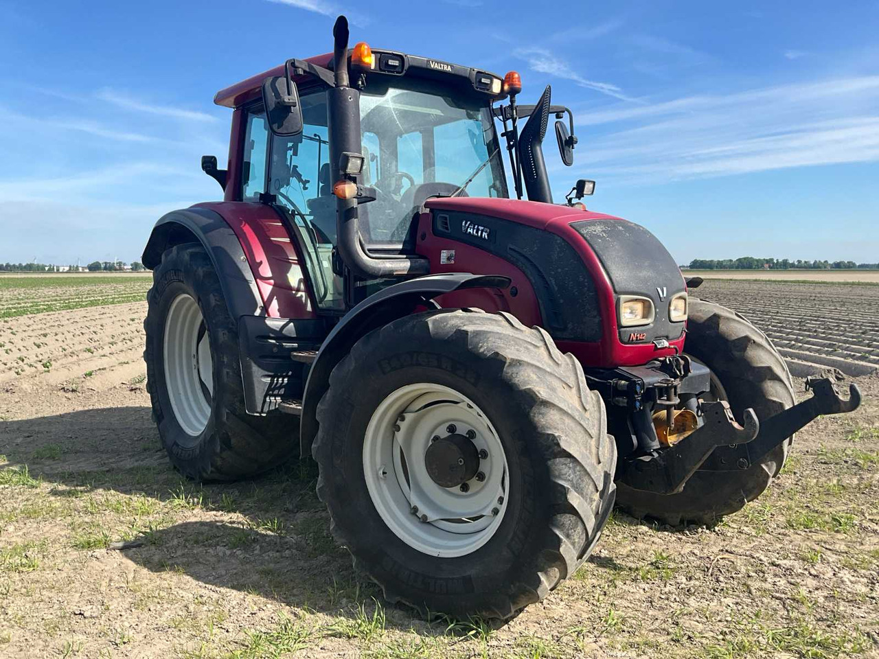 Valtra N142 - Tracteur agricole: photos 4 Valtra N142 - Tracteur agricole: photos 4