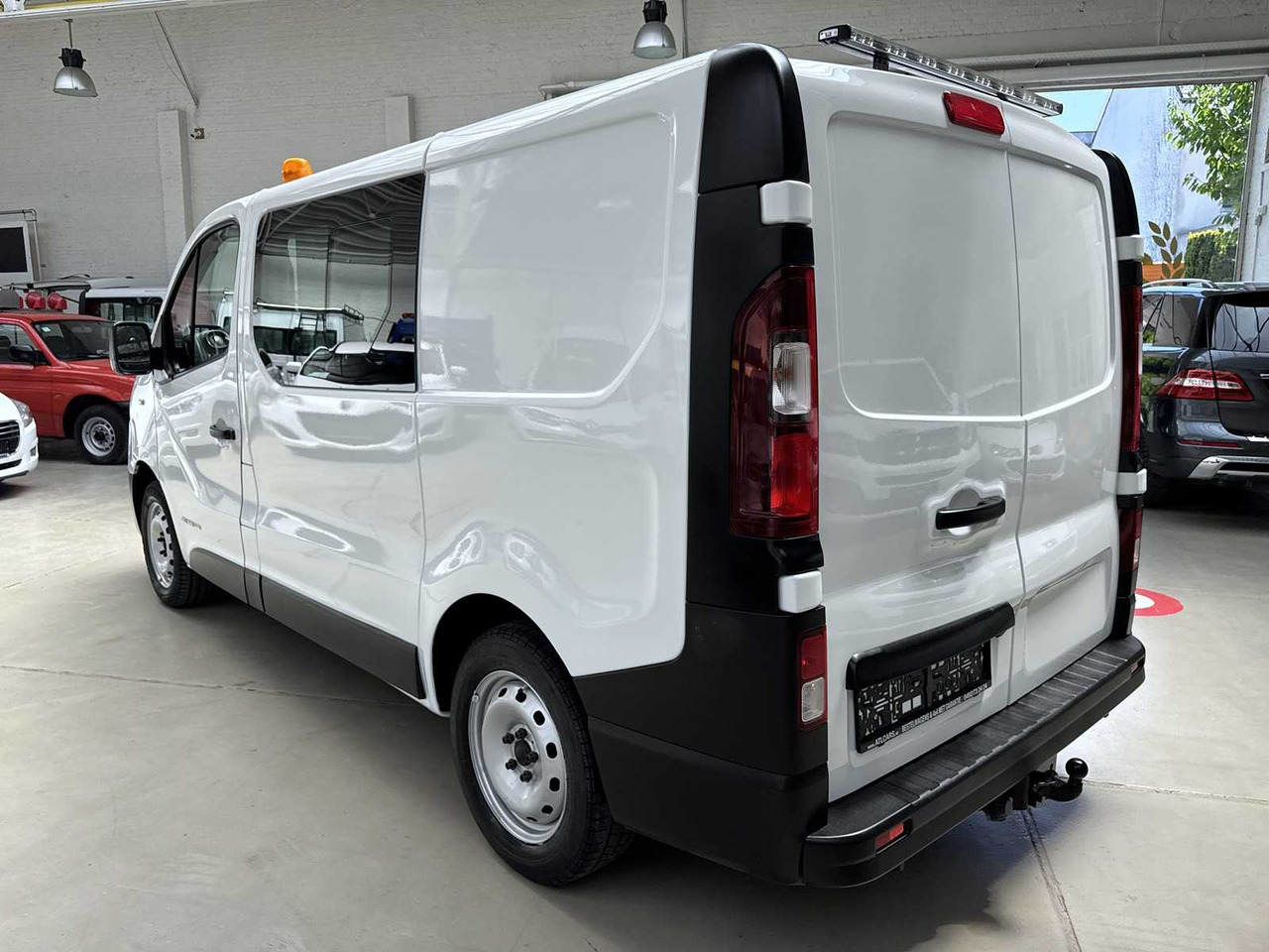 2017 RENAULT TRAFIC DOUBLE CAB 92.000KM - Véhicule utilitaire: photos 3 2017 RENAULT TRAFIC DOUBLE CAB 92.000KM - Véhicule utilitaire: photos 3