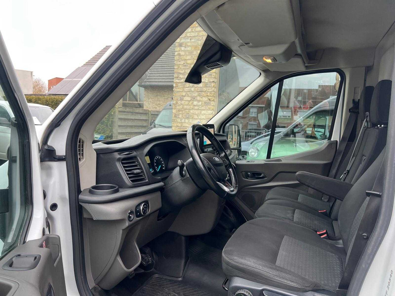 Véhicule utilitaire FORD - TRANSIT - FCD - VAN: photos 8 Véhicule utilitaire FORD - TRANSIT - FCD - VAN: photos 8