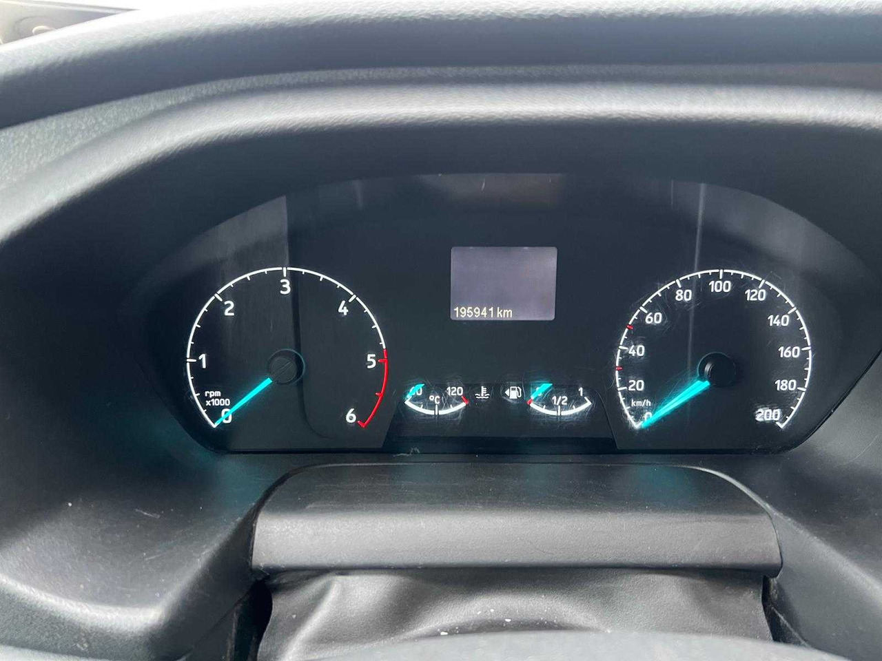 Véhicule utilitaire FORD - TRANSIT - FCD - VAN: photos 9 Véhicule utilitaire FORD - TRANSIT - FCD - VAN: photos 9