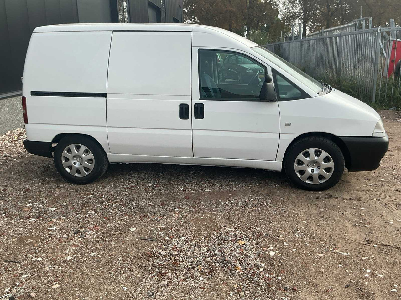 PEUGEOT EXPERT COMMERCIAL VEHICLE - Véhicule utilitaire: photos 4 PEUGEOT EXPERT COMMERCIAL VEHICLE - Véhicule utilitaire: photos 4