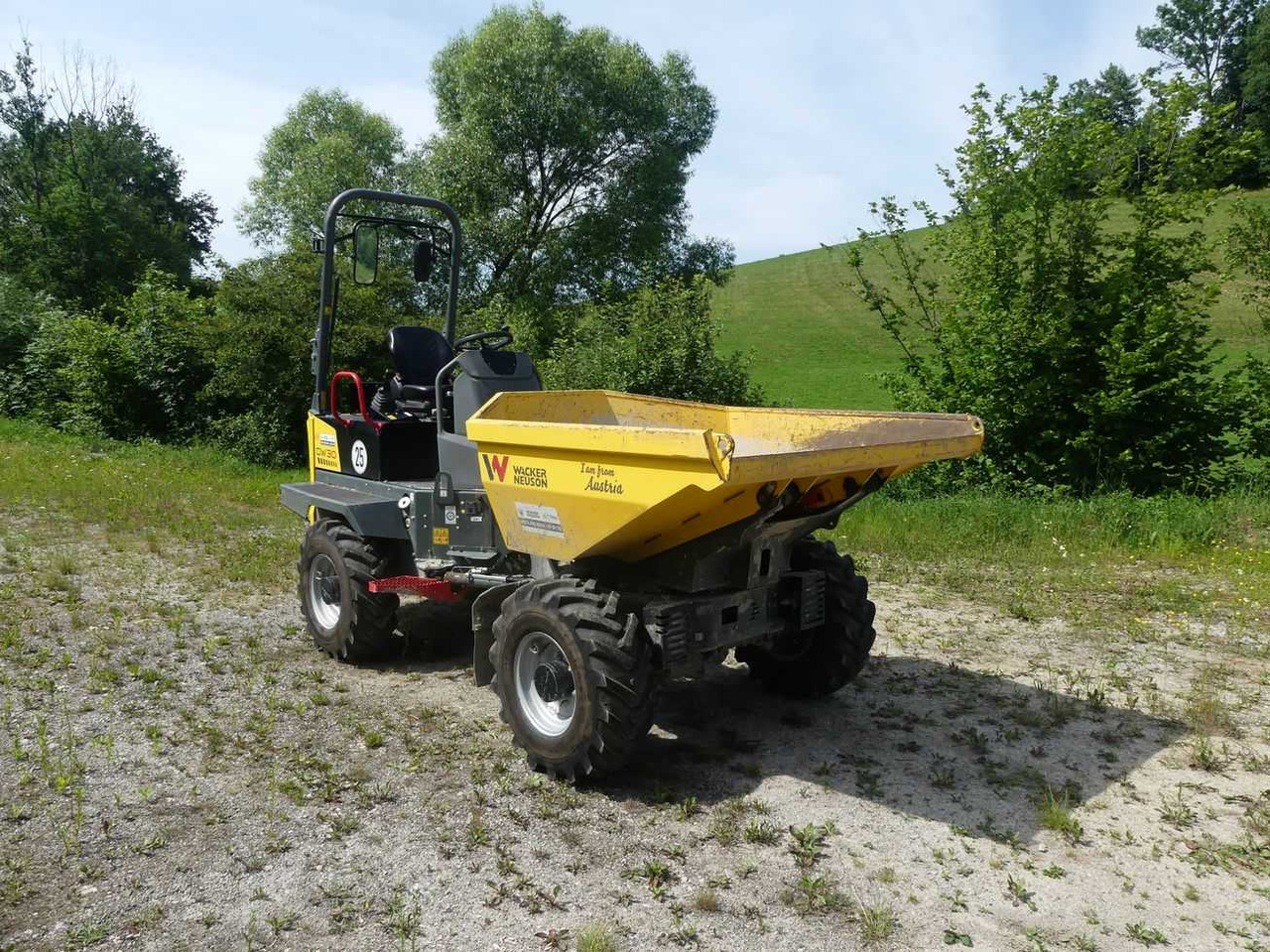 Wacker Neuson D25-02 DW 30 - Benne agricole: photos 1 Wacker Neuson D25-02 DW 30 - Benne agricole: photos 1