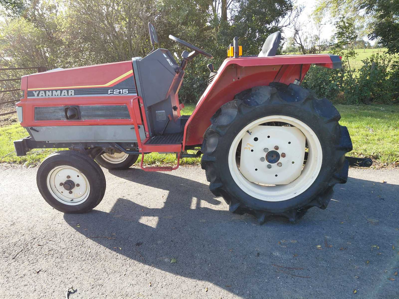 Yanmar F125 - Micro tracteur: photos 1 Yanmar F125 - Micro tracteur: photos 1