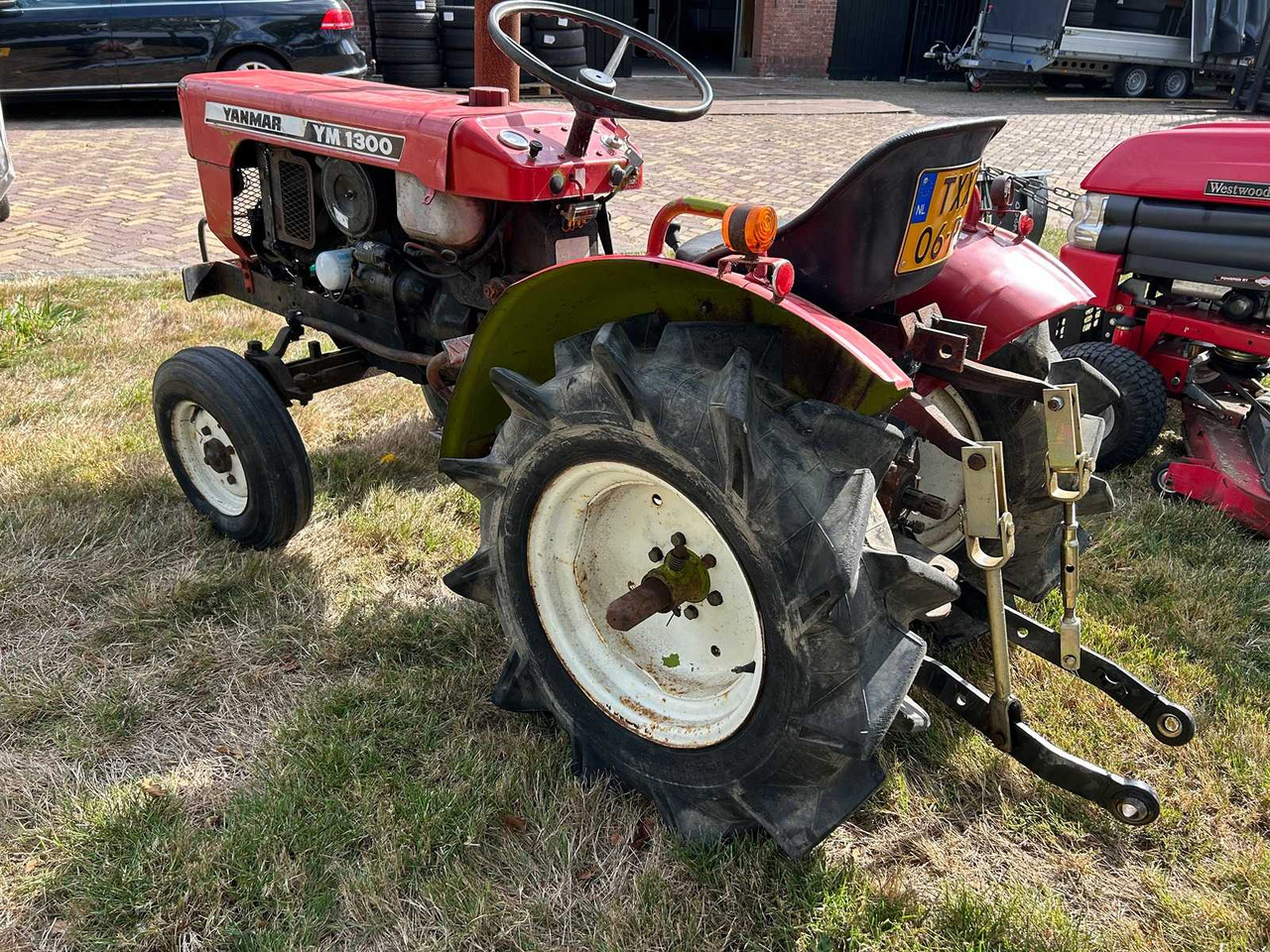 Yanmar YM1300 - Micro tracteur: photos 5 Yanmar YM1300 - Micro tracteur: photos 5