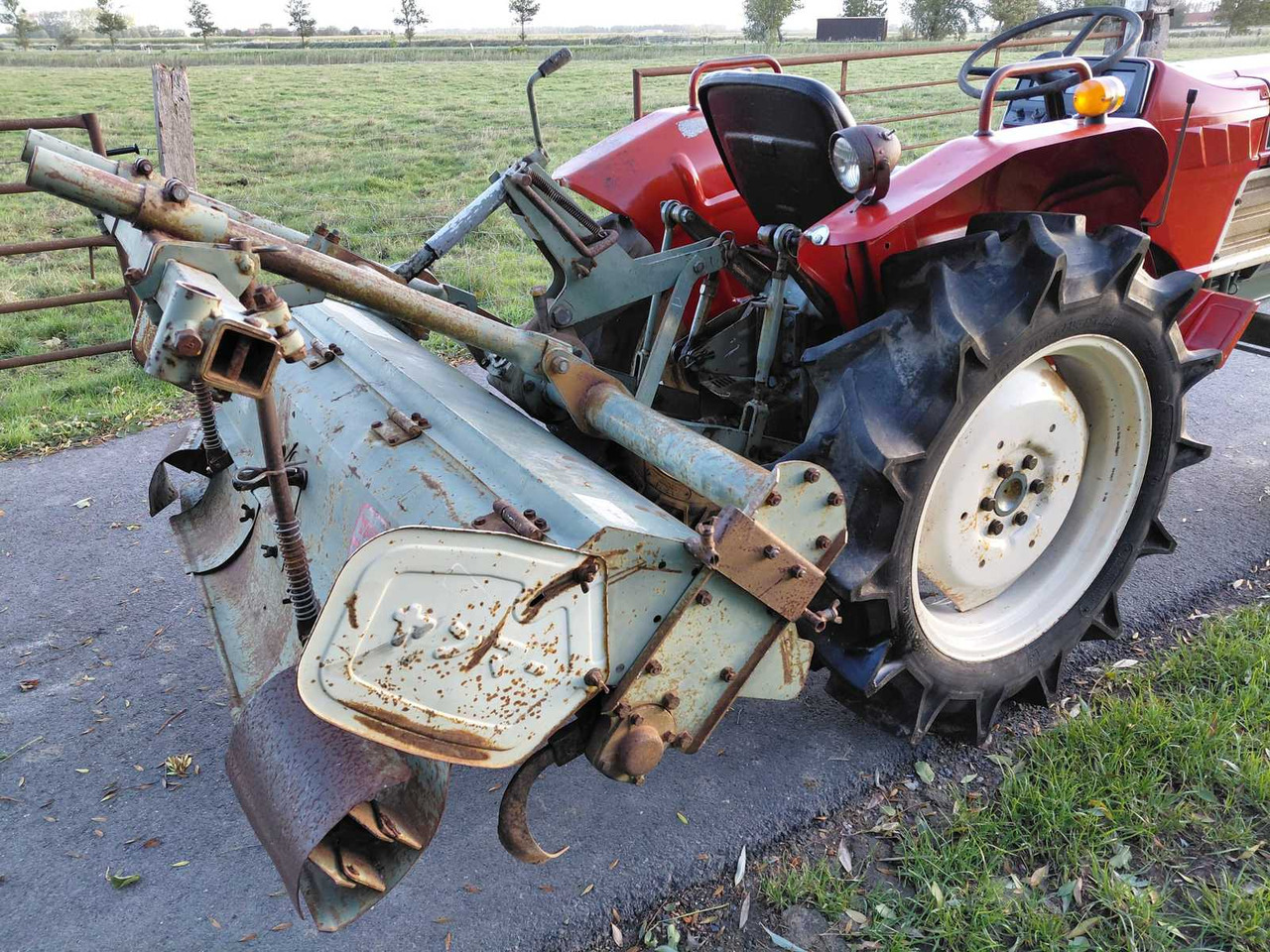 Yanmar YM2010 - Micro tracteur: photos 4 Yanmar YM2010 - Micro tracteur: photos 4