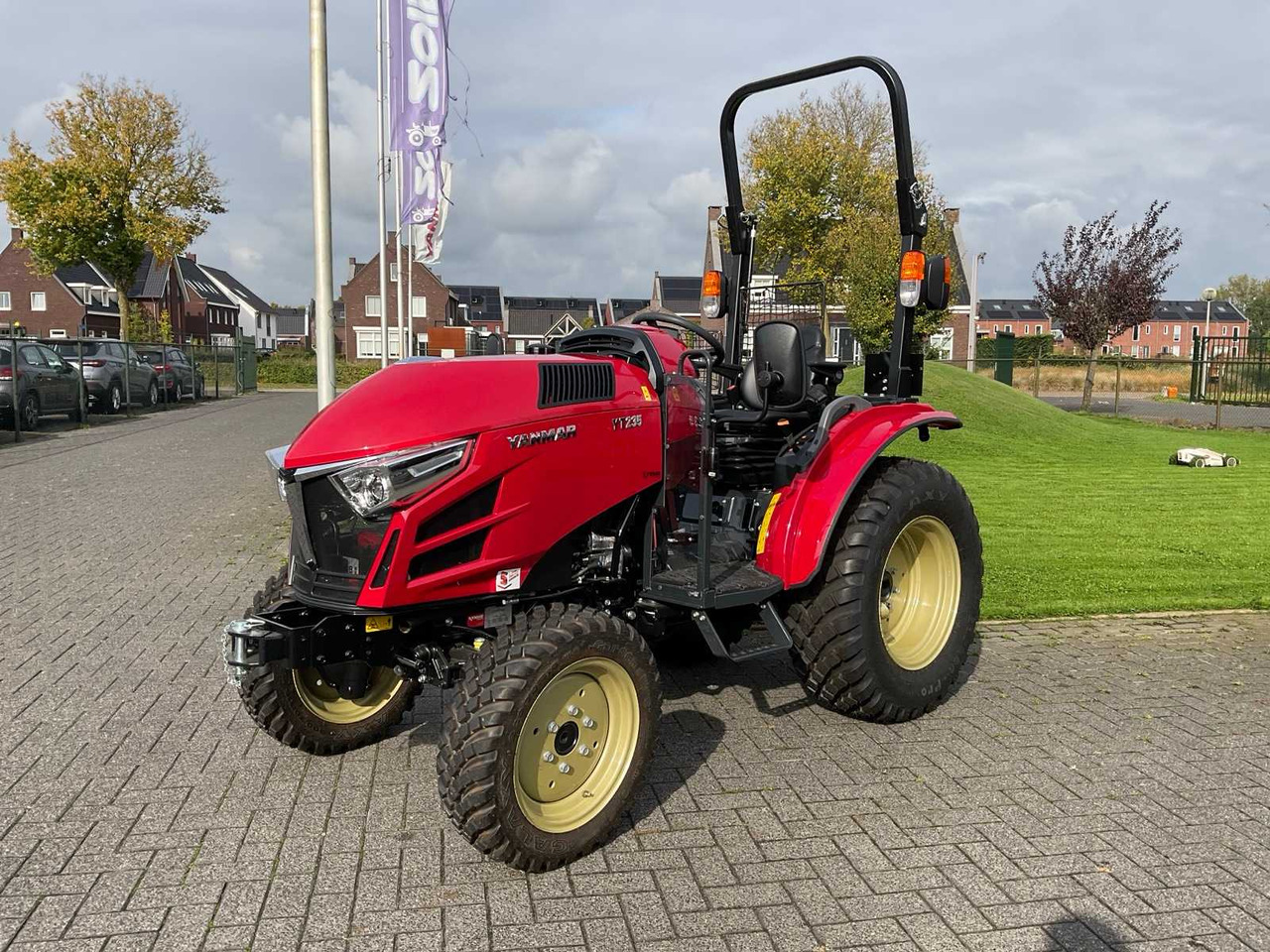 Yanmar YT235 - Micro tracteur: photos 1 Yanmar YT235 - Micro tracteur: photos 1