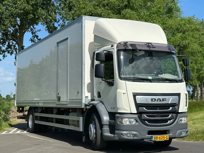 DAF CF 320 LF320.19 EURO6. 830x248x260 - Camion fourgon: photos 2 DAF CF 320 LF320.19 EURO6. 830x248x260 - Camion fourgon: photos 2