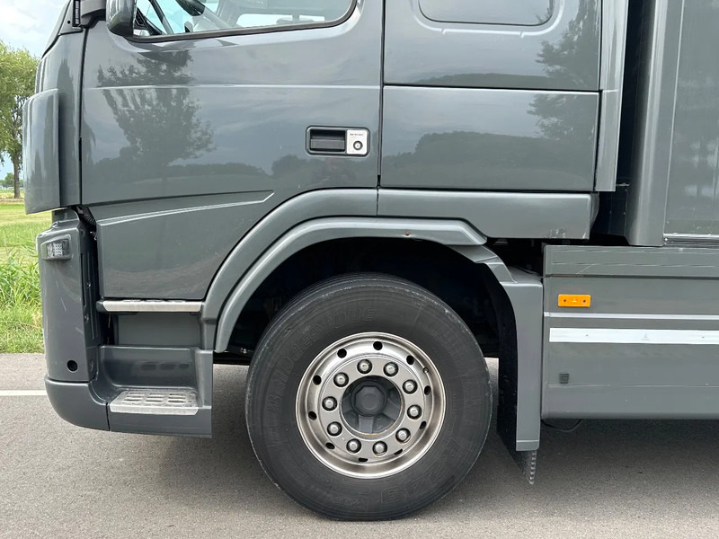 Volvo FM 330 VOLVO FM 330 EEV - Camion fourgon: photos 4 Volvo FM 330 VOLVO FM 330 EEV - Camion fourgon: photos 4