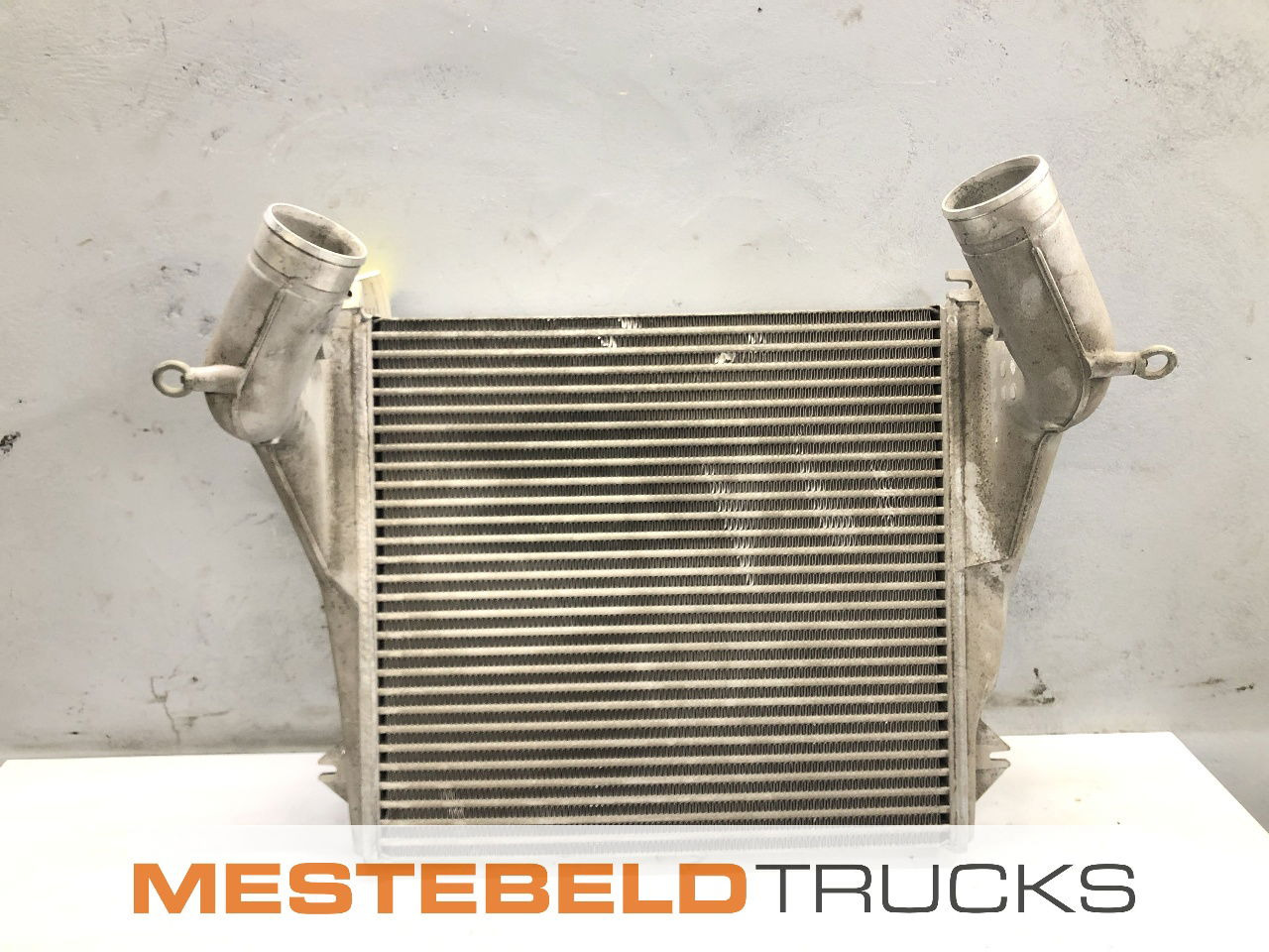 DAF Intercooler 75CF - Système de refroidissement pour Camion: photos 1 DAF Intercooler 75CF - Système de refroidissement pour Camion: photos 1