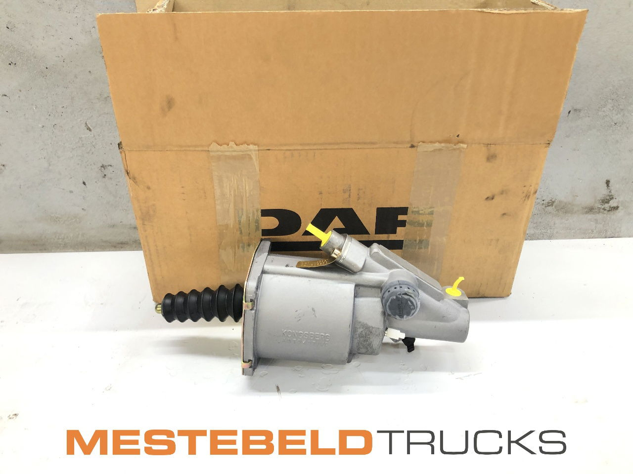 DAF Koppelingsbekrachtiger - Boîte de vitesse et pièces pour Camion: photos 1 DAF Koppelingsbekrachtiger - Boîte de vitesse et pièces pour Camion: photos 1