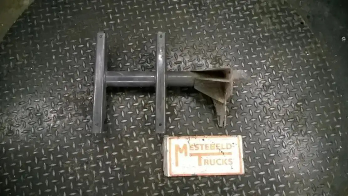 DAF Spatbordsteun links - Frame/ Châssis pour Camion: photos 1 DAF Spatbordsteun links - Frame/ Châssis pour Camion: photos 1