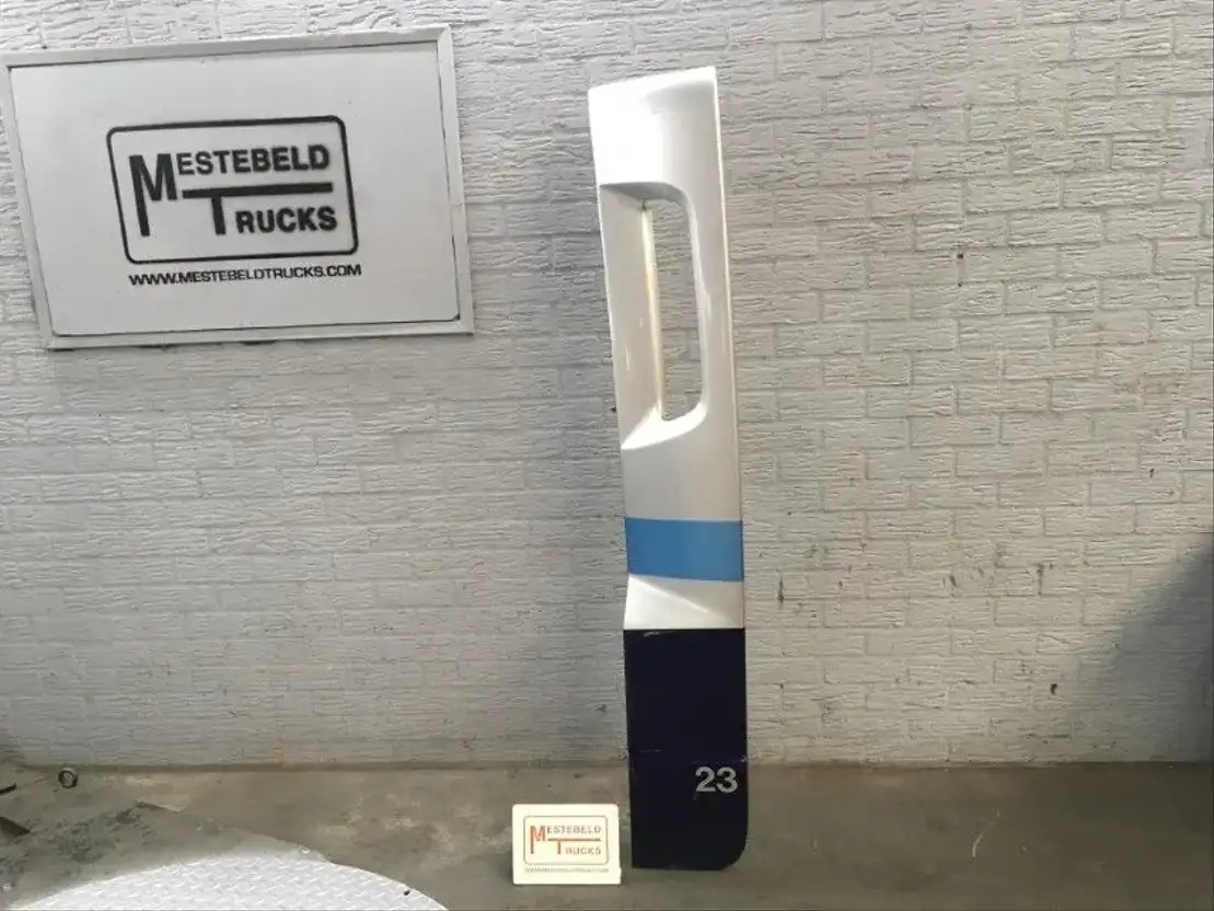 DAF Zijspoiler links - Cabine et intérieur pour Camion: photos 1 DAF Zijspoiler links - Cabine et intérieur pour Camion: photos 1