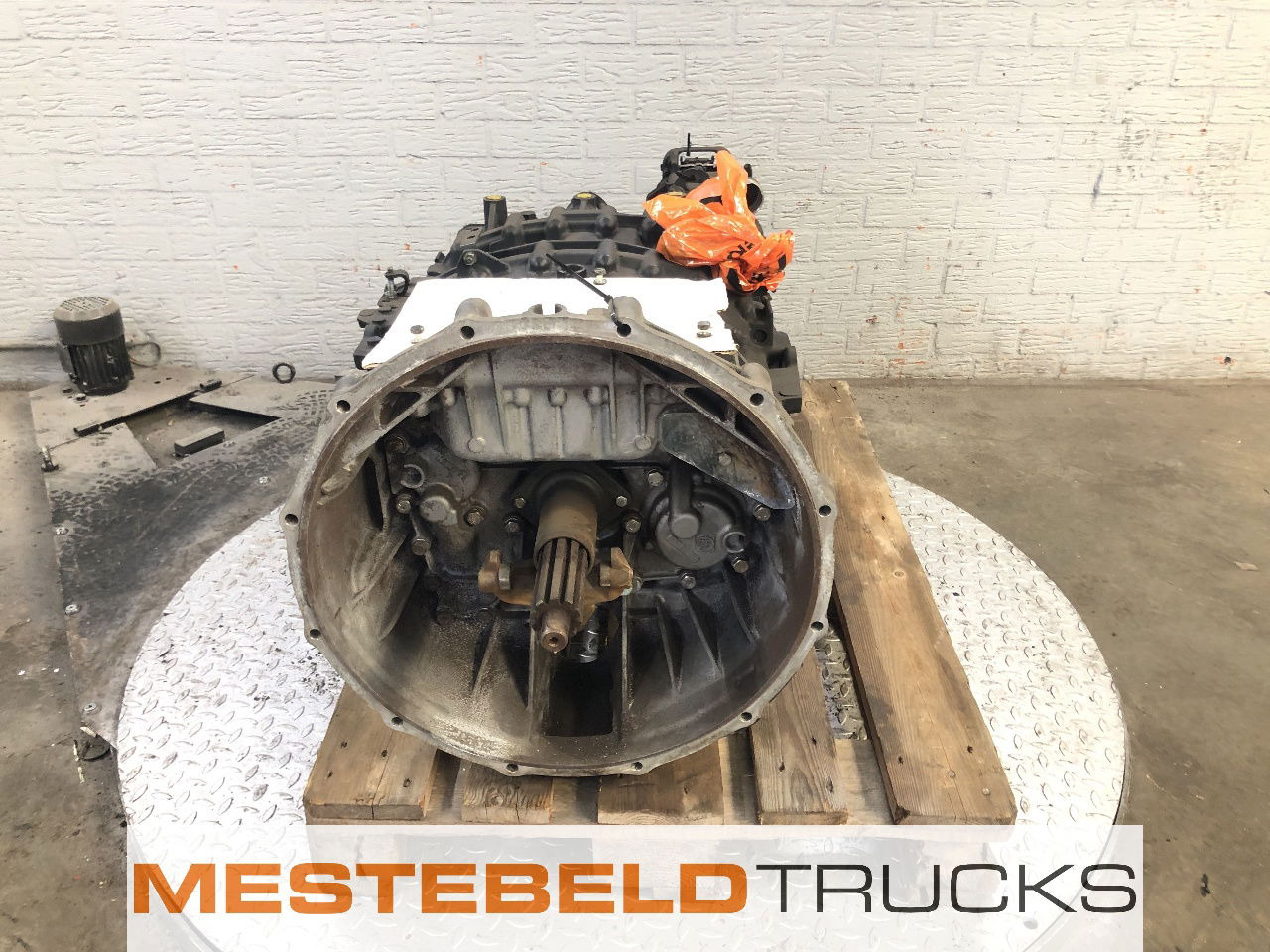 MAN Versnellingsbak 12 AS 2331 TD + IT 3 - Boîte de vitesse et pièces pour Camion: photos 2 MAN Versnellingsbak 12 AS 2331 TD + IT 3 - Boîte de vitesse et pièces pour Camion: photos 2