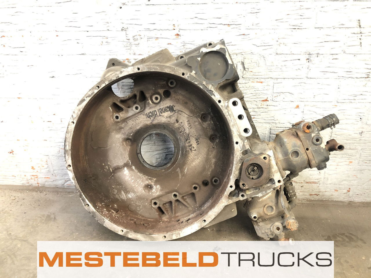 MAN Vliegwielhuis D2840 LF21 - Moteur pour Camion: photos 1 MAN Vliegwielhuis D2840 LF21 - Moteur pour Camion: photos 1