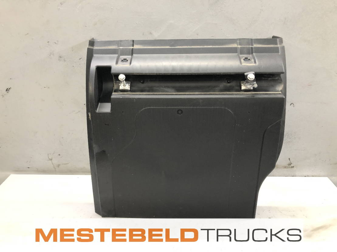 Mercedes-Benz Spatbord achteras rechtsvoor - Frame/ Châssis pour Camion: photos 1 Mercedes-Benz Spatbord achteras rechtsvoor - Frame/ Châssis pour Camion: photos 1