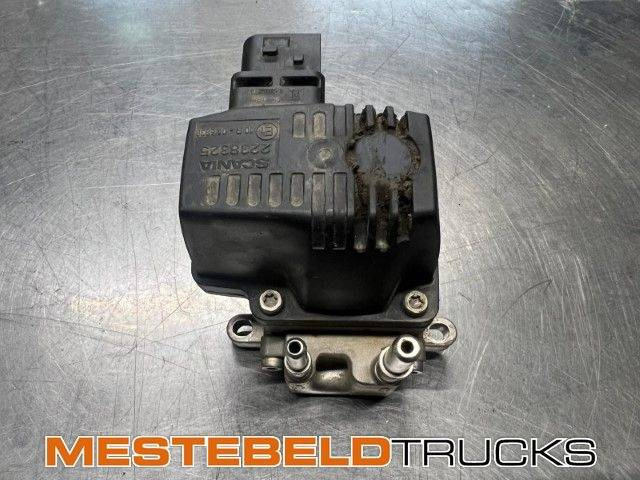 Scania Doseereenheid reductant ad-blue - Système d'échappement pour Camion: photos 2 Scania Doseereenheid reductant ad-blue - Système d'échappement pour Camion: photos 2