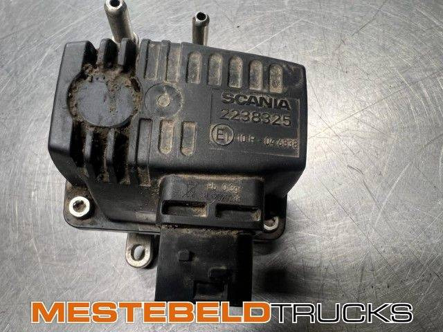 Scania Doseereenheid reductant ad-blue - Système d'échappement pour Camion: photos 1 Scania Doseereenheid reductant ad-blue - Système d'échappement pour Camion: photos 1